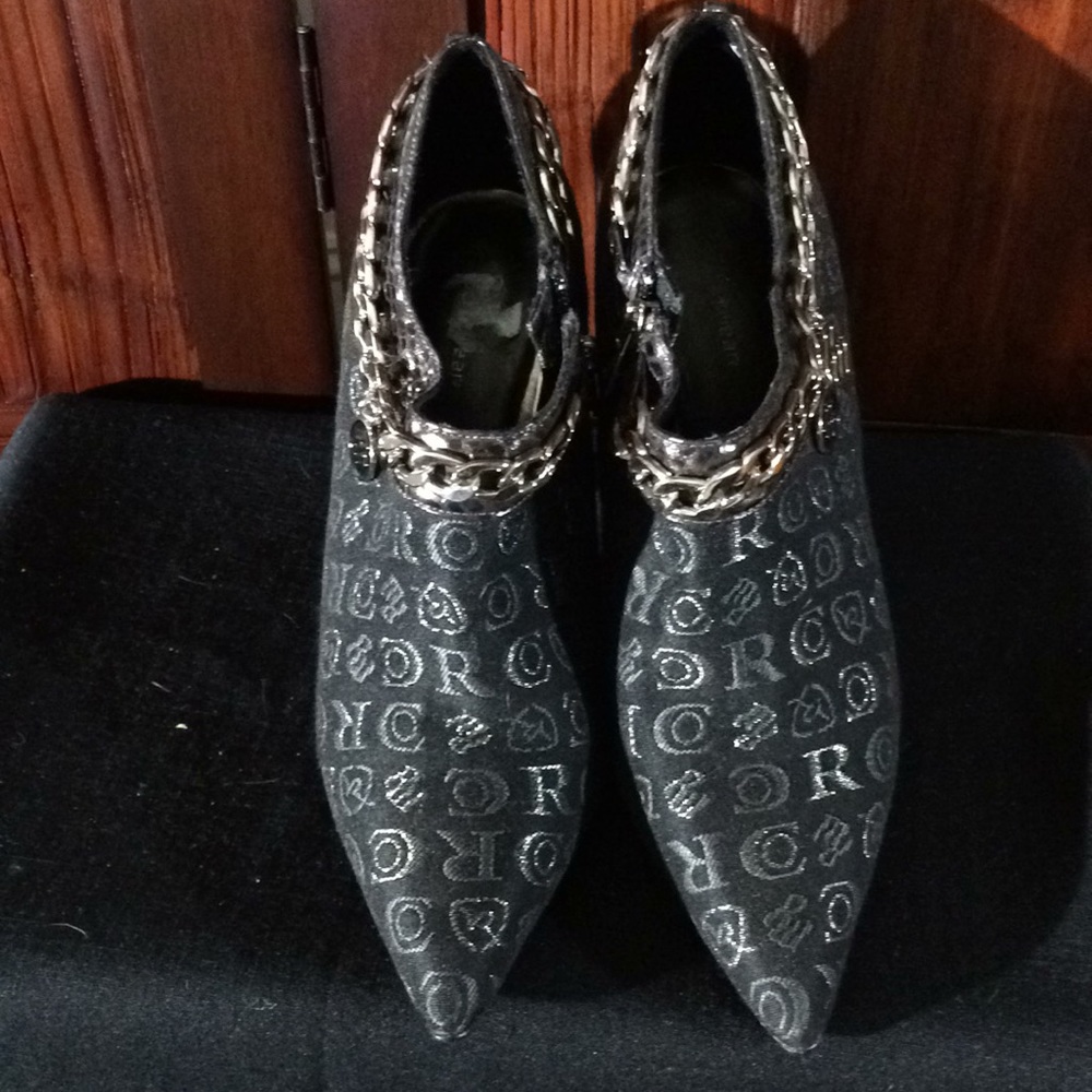 Roca Ware Heels Silver Trim With Zipper on Side